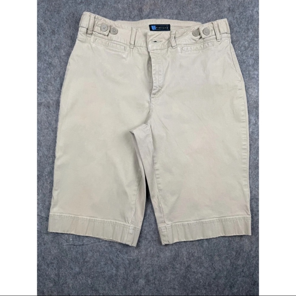 Relativity Bermuda Shorts Women's Size 10 Beige Cotton Flat Front Classic Casual